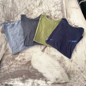 Bundle of Mens 4 Short Sleeve Tshirts